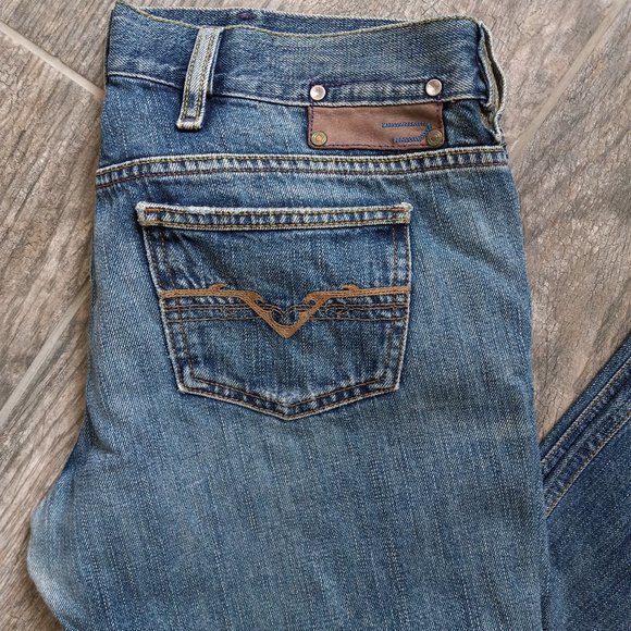 Vintage Diesel Industry Boot Cut Mid Rise Jeans Made in Italy - Picture 12 of 16